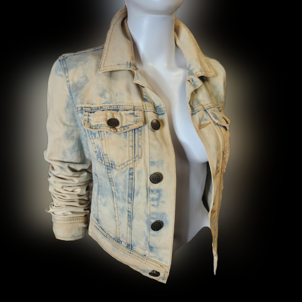 Free people distressed bleached dye denim cropped jacket Size 0